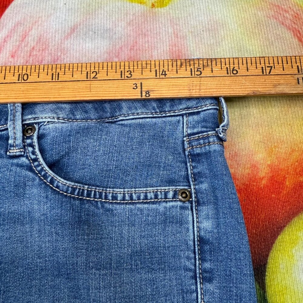 NYDJ Sheri Ankle Jeans Womens Size 8 Blue Light Wash Raw Hem Stretch Denim - Picture 5 of 11